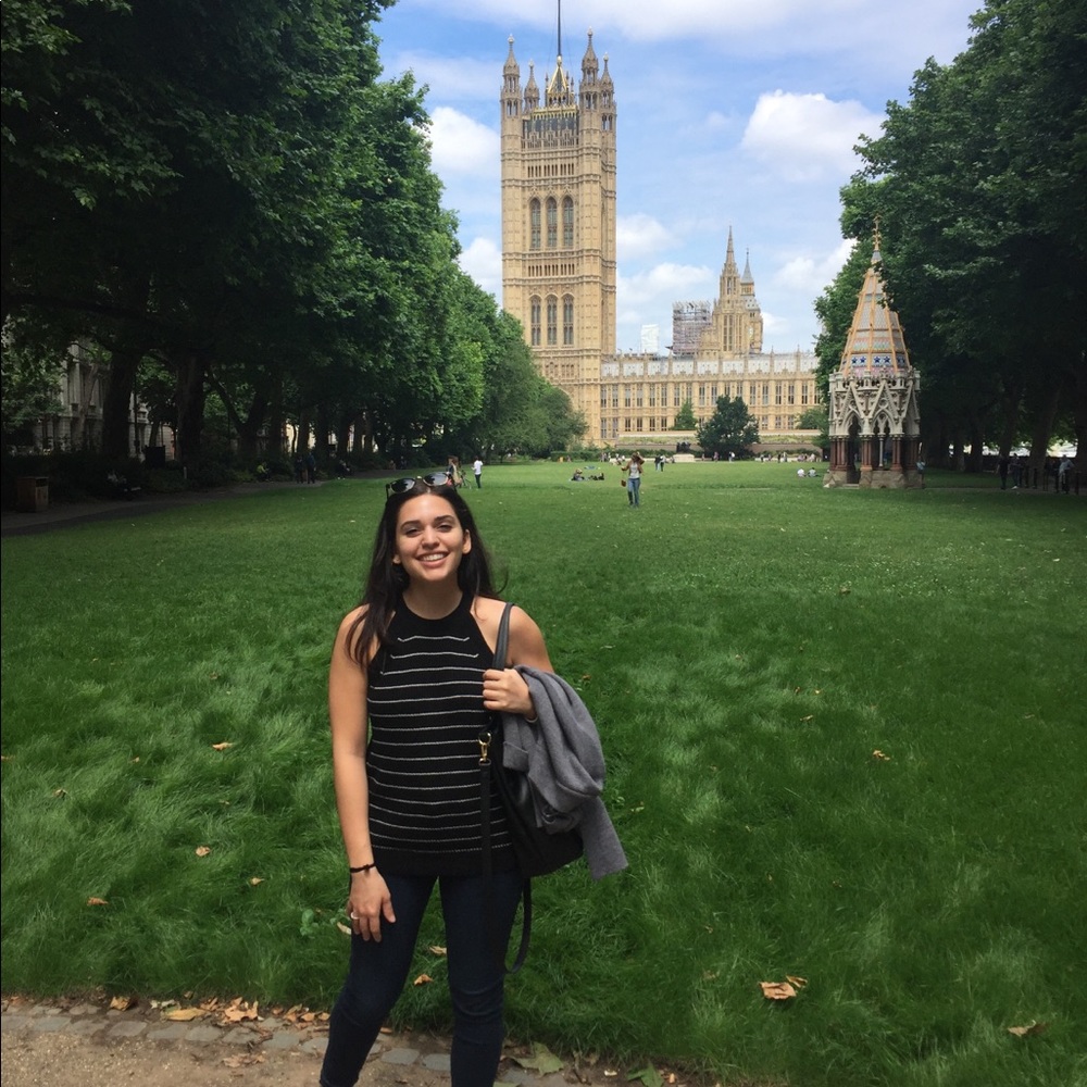Meet your Posher, Elyse